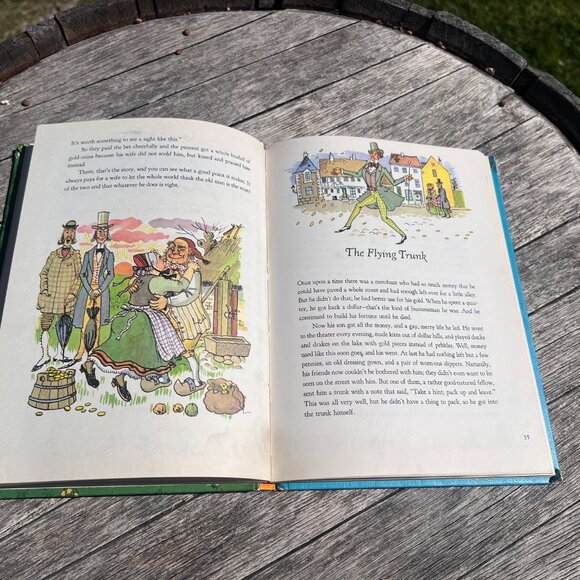 Childrens Book - Flip - Two Sections - Dandelion Library - Picture 8 of 10